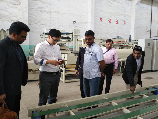 孟加拉客户来公司考察玻镁板生产线